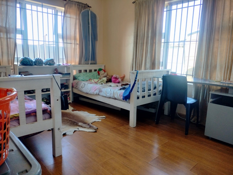  Bedroom Property for Sale in Silwood Heights Western Cape